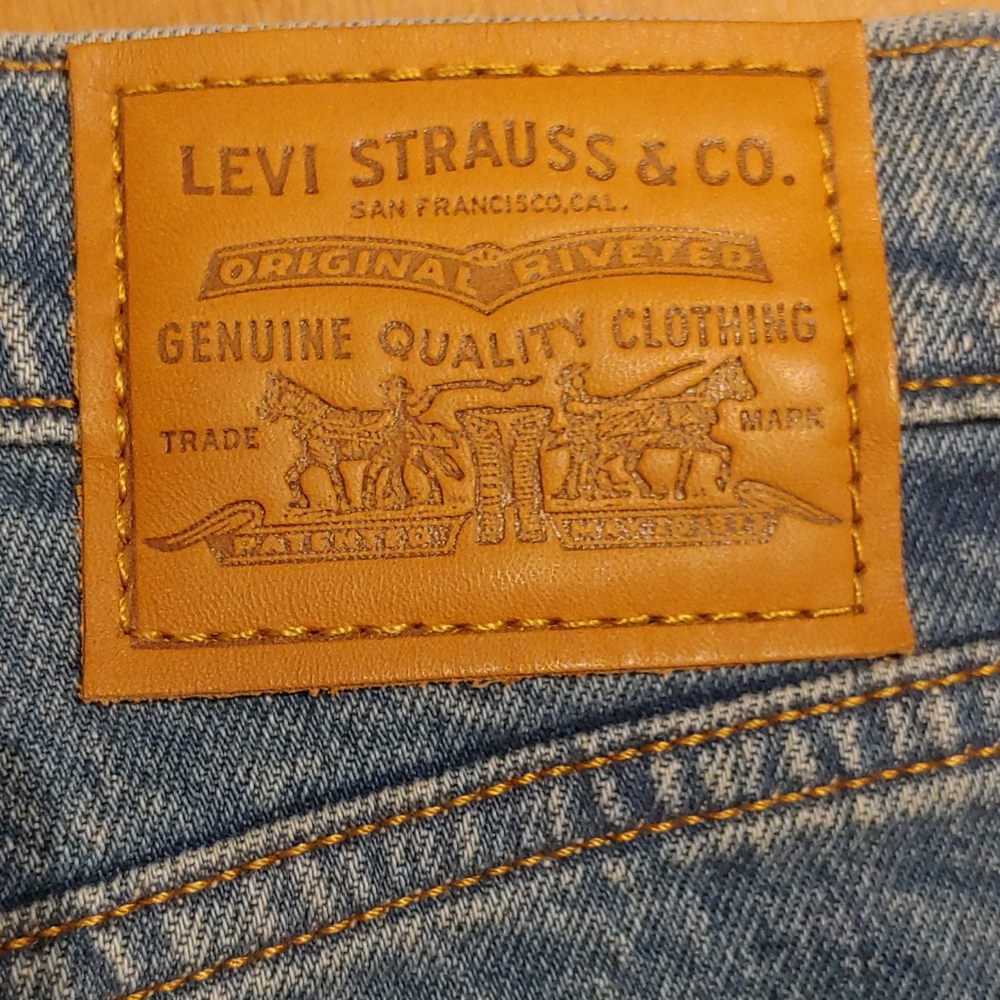 Levi's Premium RIBCAGE STRAIGHT ANKLE JEANS - Picture 11 of 11